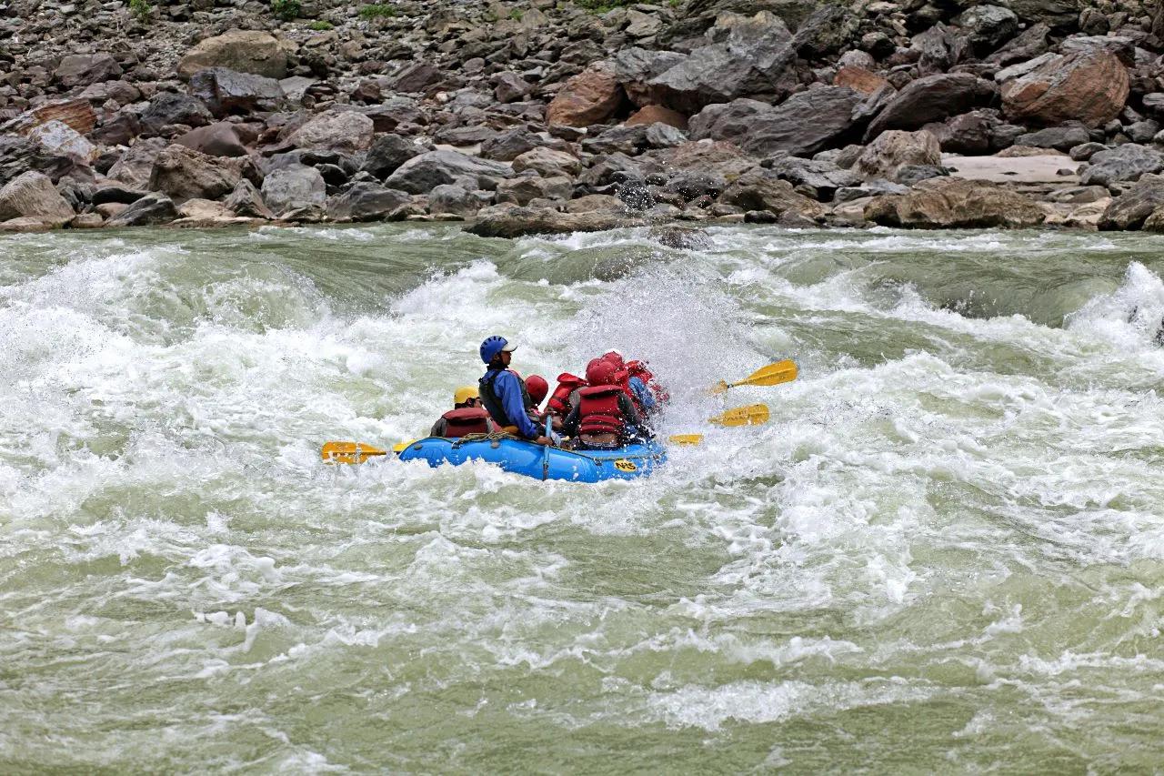 trishuli-river-rafting_yjiiom