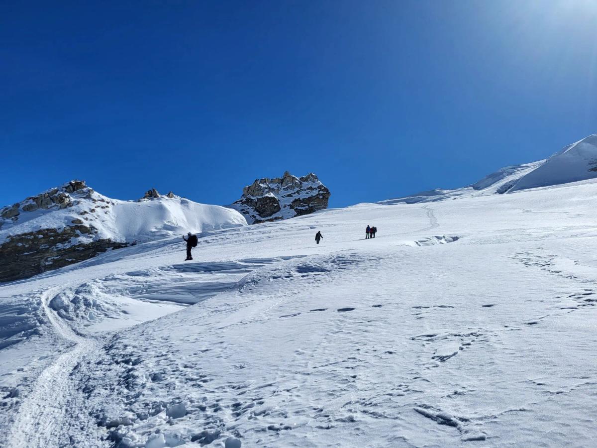 mera-peak-climbing-1_dwsyas