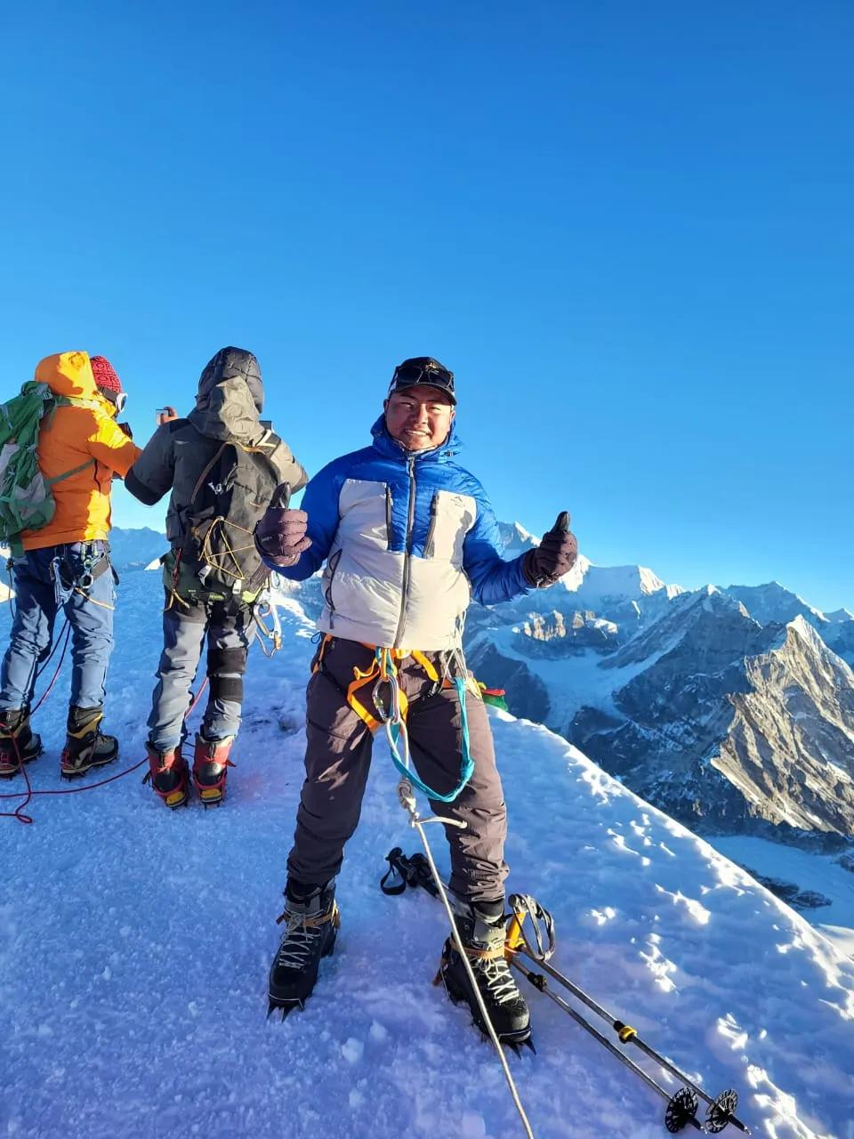 mera-peak-climbing_xcpghq