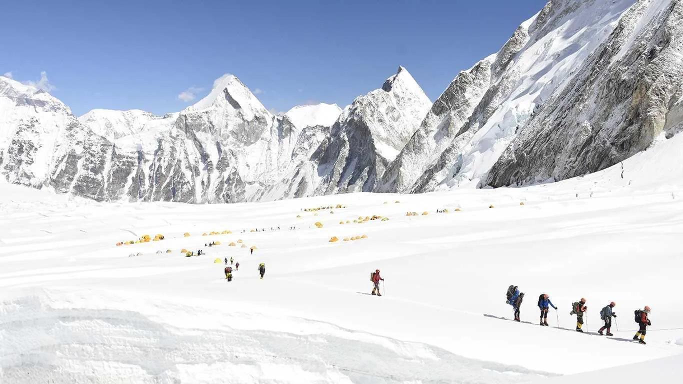 lhotse-expedition-1_dzr4pl
