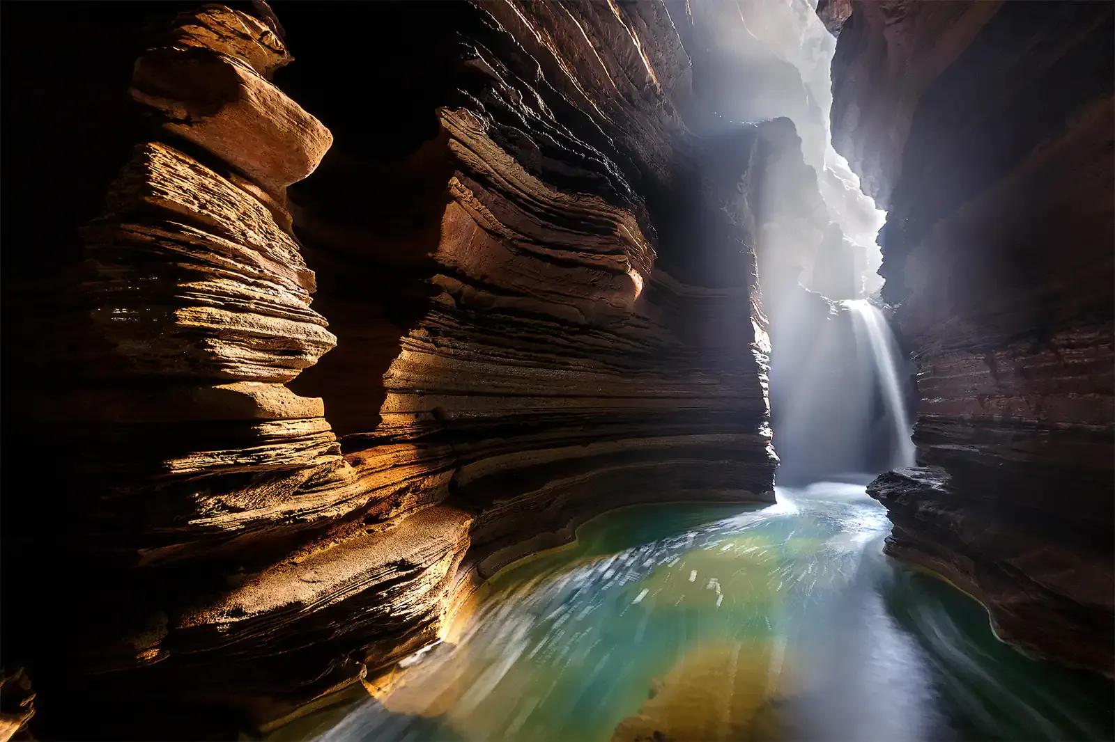 mahendra-cave-1_ynlraf