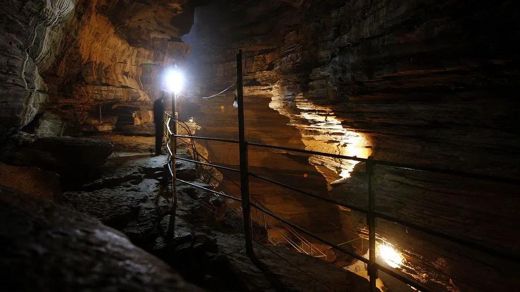 mahendra-cave_trwzaj