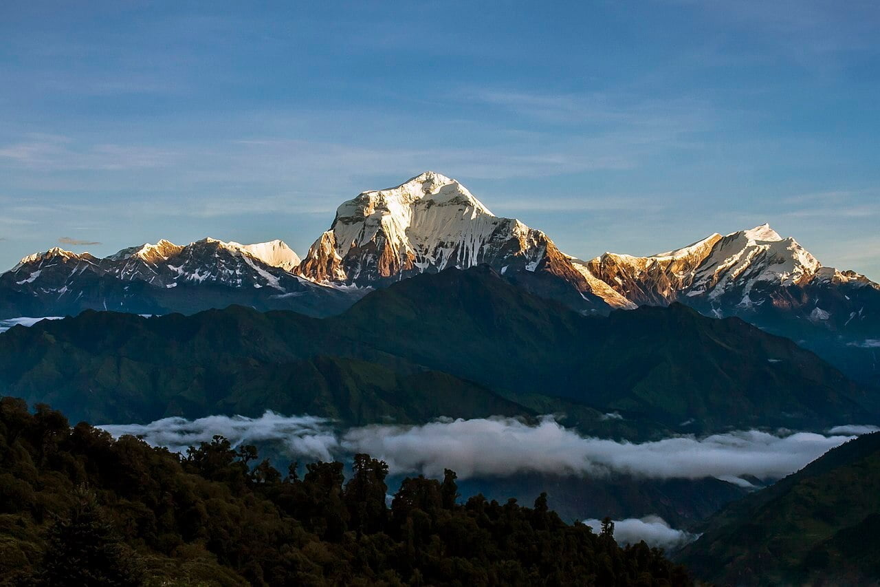 annapurna panorama and river, best tour in nepal, everest annapurna and chitwan