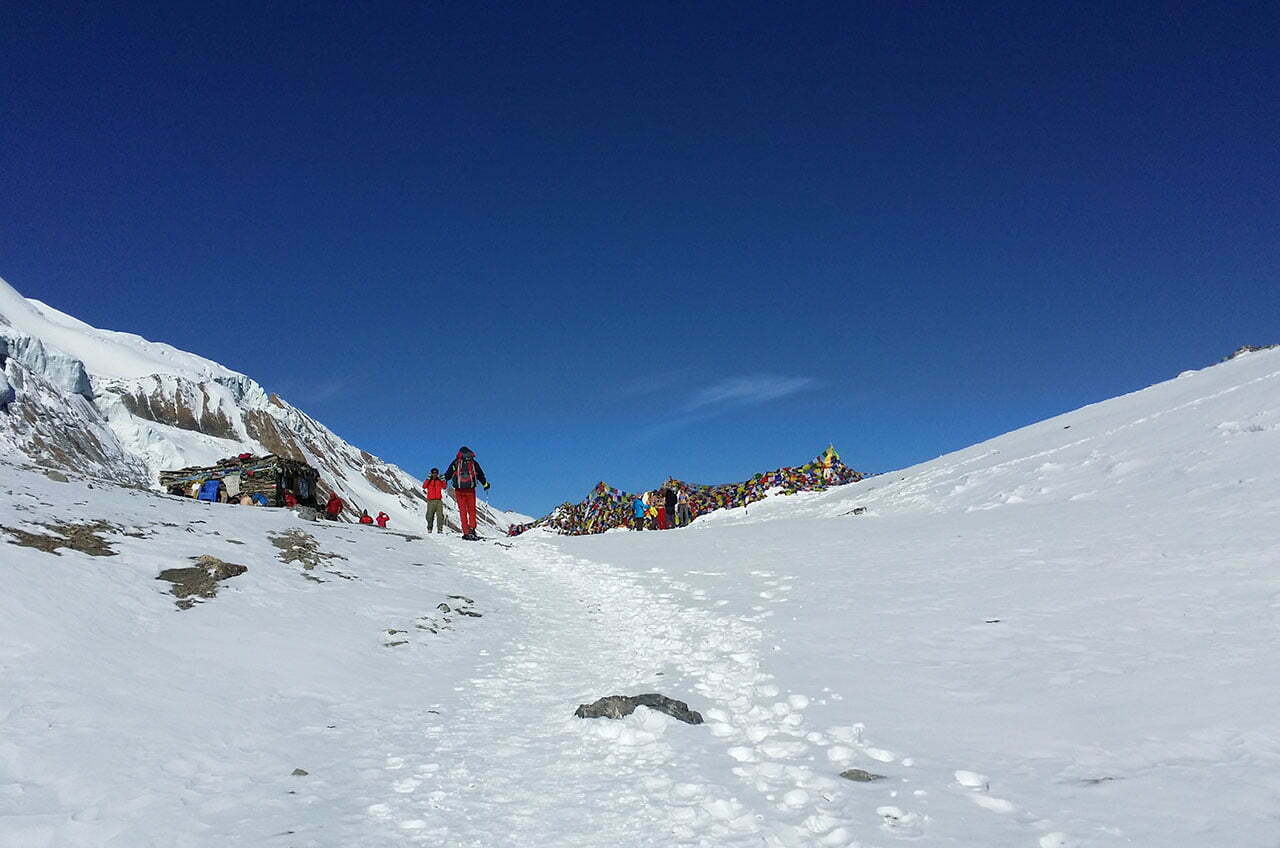 tilicho lake and thorong-la pass trek, tilicho lake trek, best trek in nepal