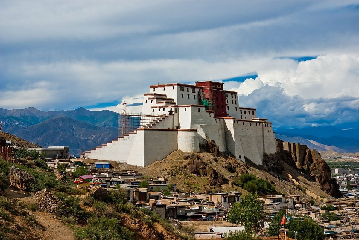 nepal tibet bhutan tour