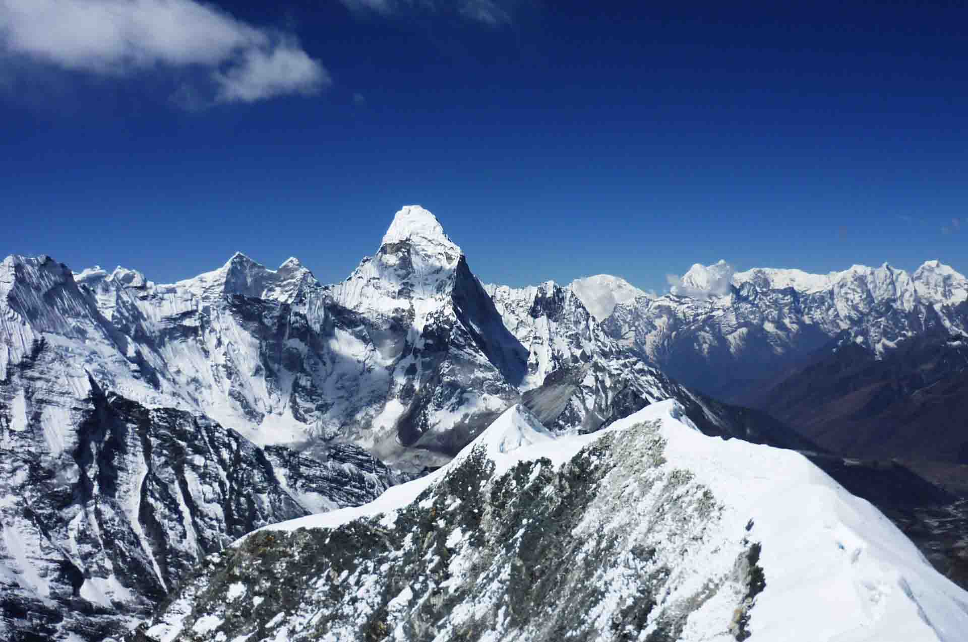 Island lobuche east and Mera peak